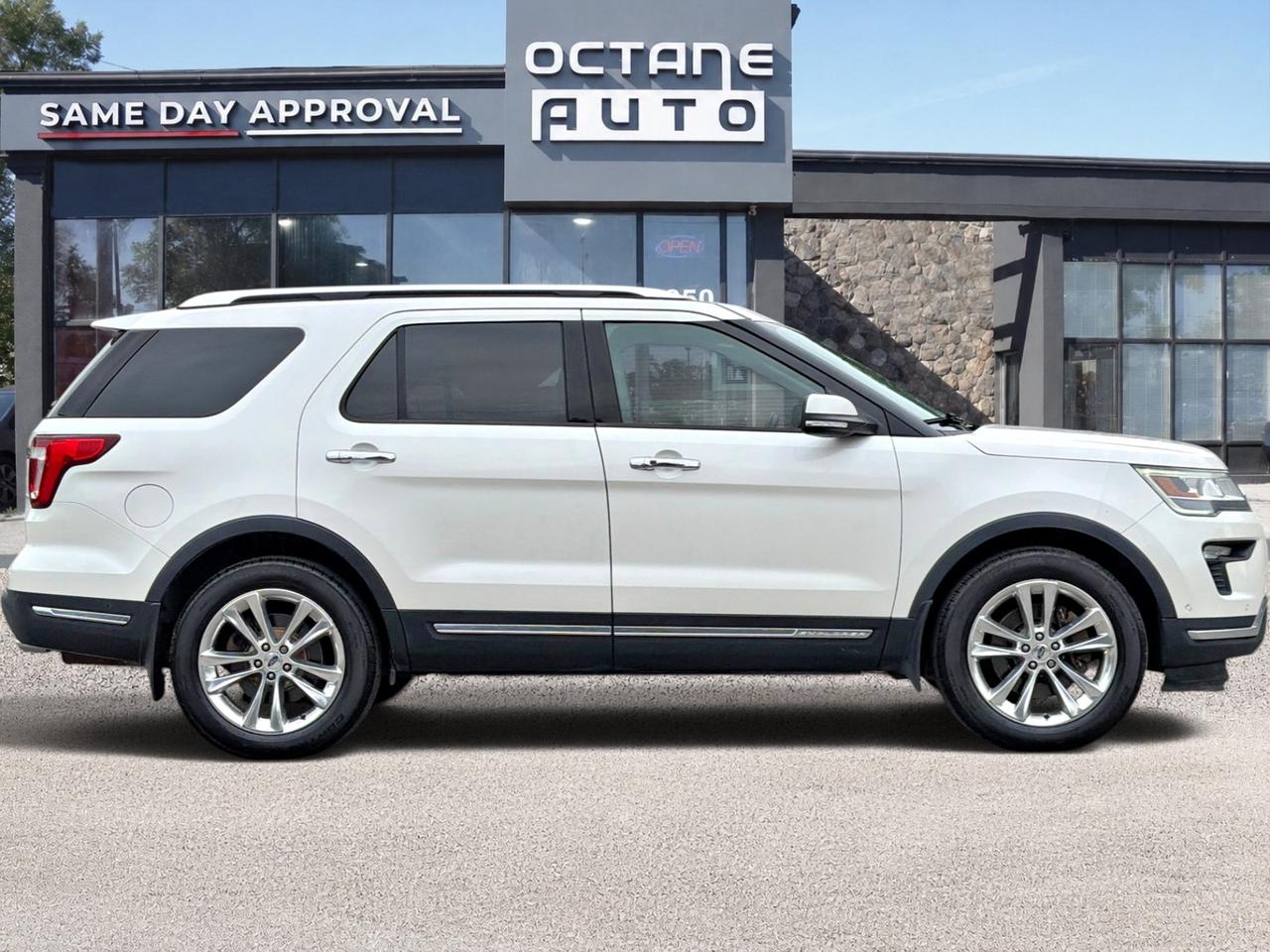 2019 Ford Explorer Limited 4WD Photo3