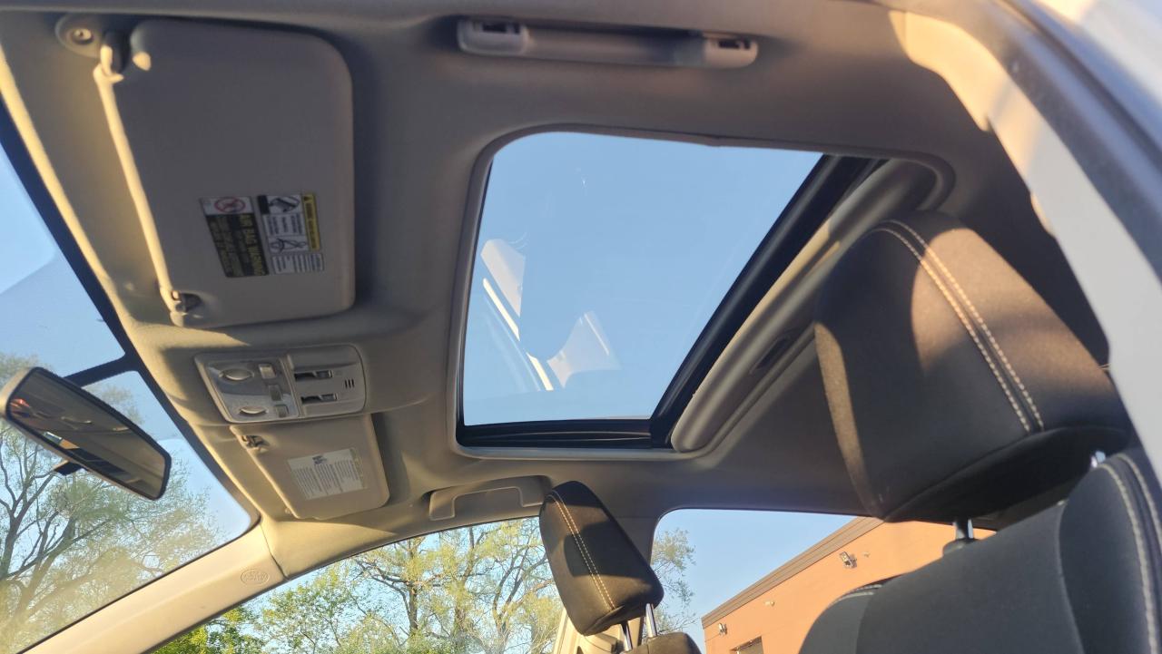 2014 Toyota RAV4 AWD 4dr XLE Photo