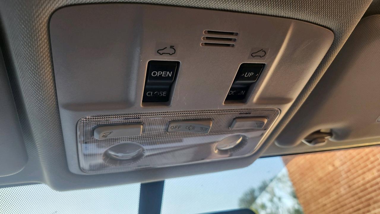 2014 Toyota RAV4 AWD 4dr XLE Photo