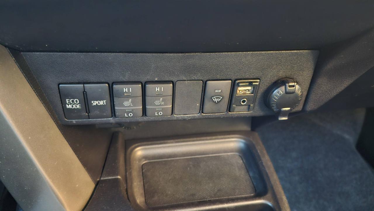 2014 Toyota RAV4 AWD 4dr XLE Photo