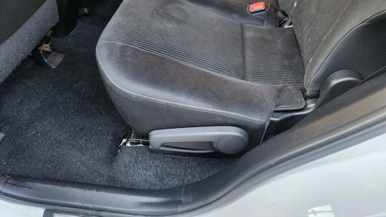 2014 Toyota RAV4 AWD 4dr XLE Photo