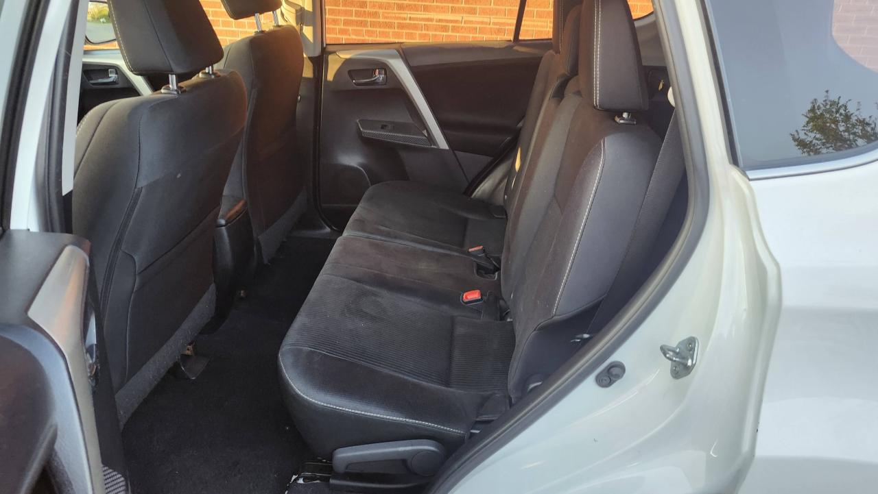 2014 Toyota RAV4 AWD 4dr XLE Photo