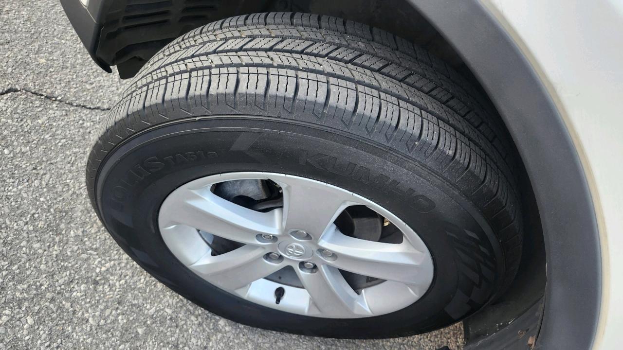 2014 Toyota RAV4 AWD 4dr XLE Photo