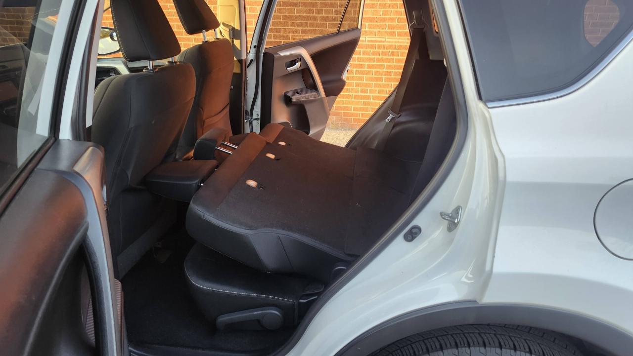 2014 Toyota RAV4 AWD 4dr XLE Photo