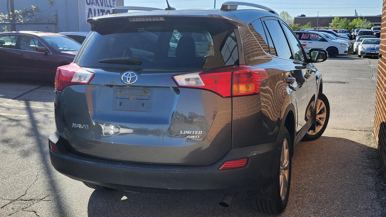 2015 Toyota RAV4 AWD 4dr Limited Photo4