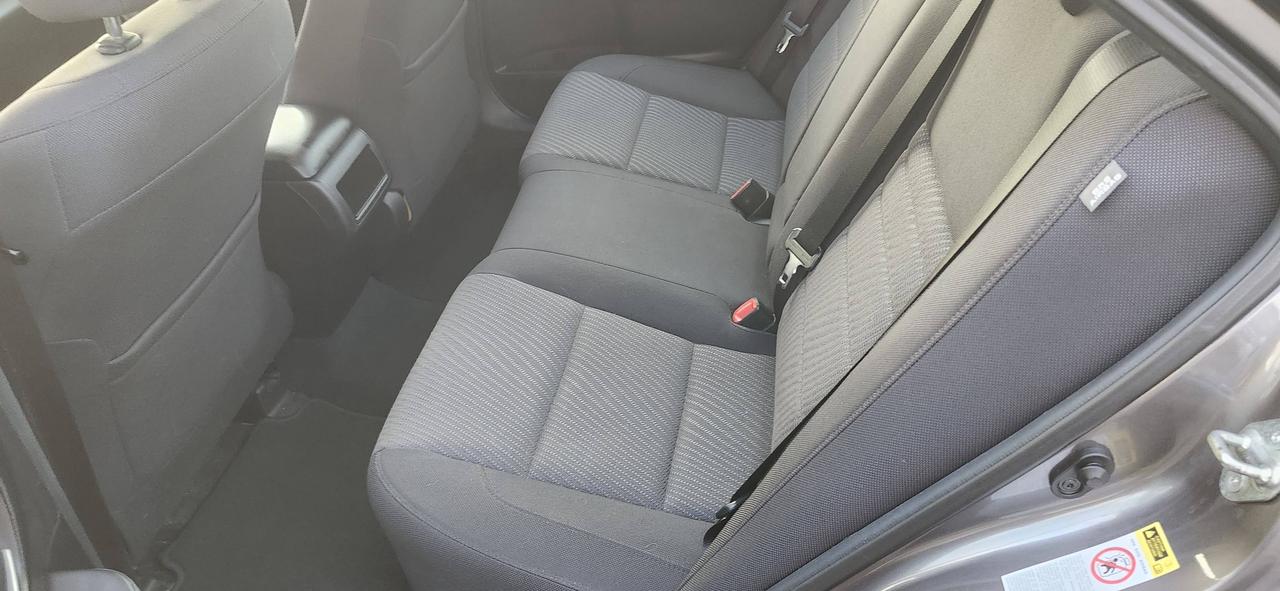 2015 Toyota Camry 4DR SDN I4 AUTO SE Photo