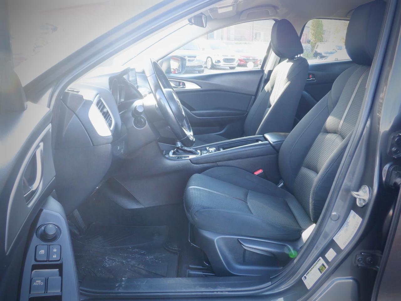 2018 Mazda MAZDA3 GS - Photo #3