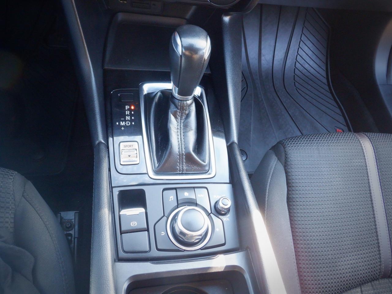 2018 Mazda MAZDA3 GS - Photo #6