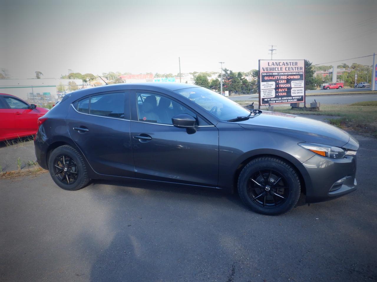 2018 Mazda MAZDA3 GS - Photo #2