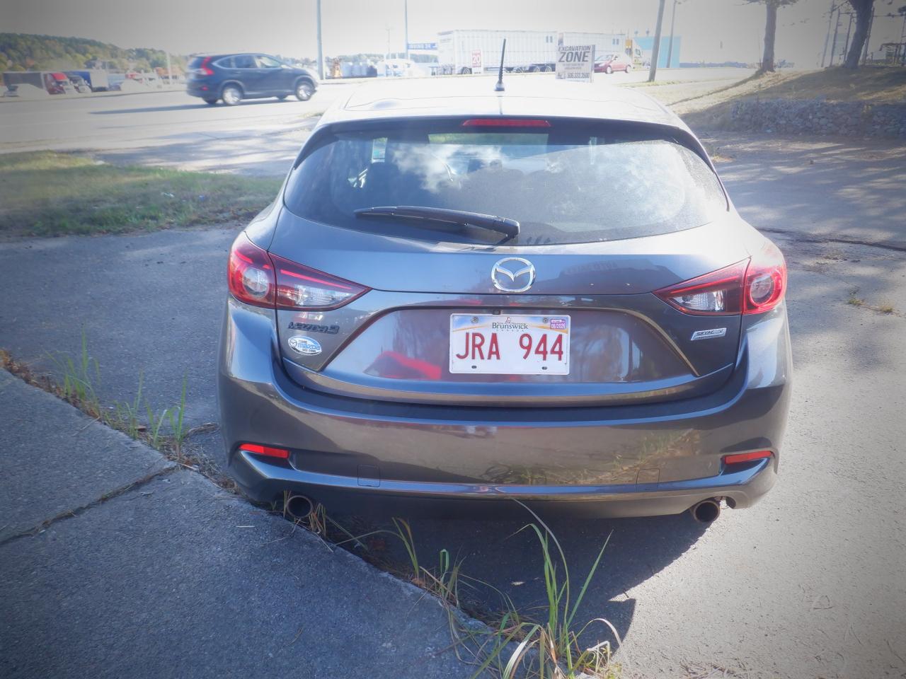 2018 Mazda MAZDA3 GS - Photo #8