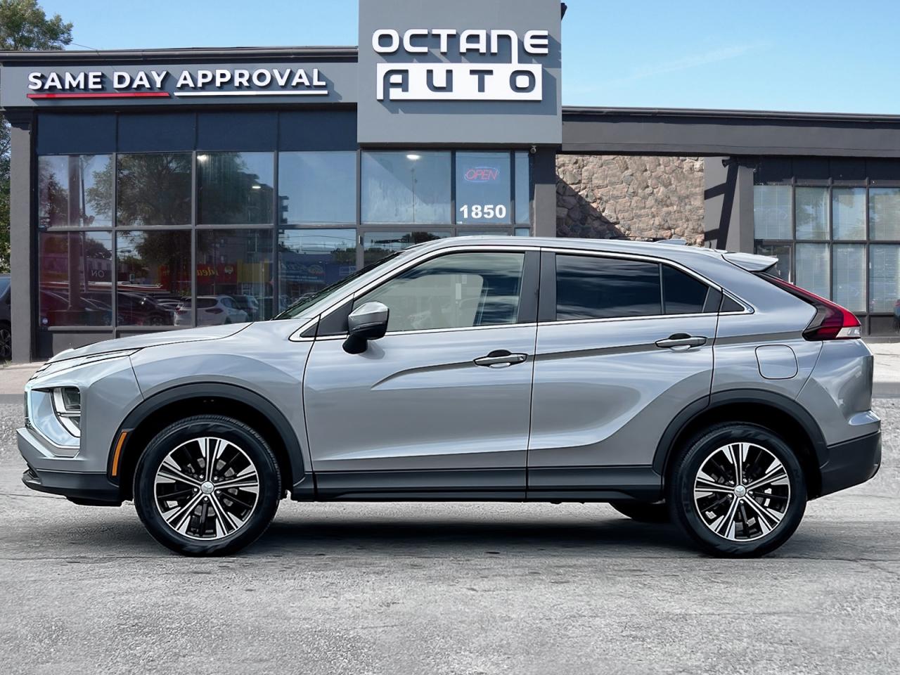 2022 Mitsubishi Eclipse Cross ES AWD Photo2