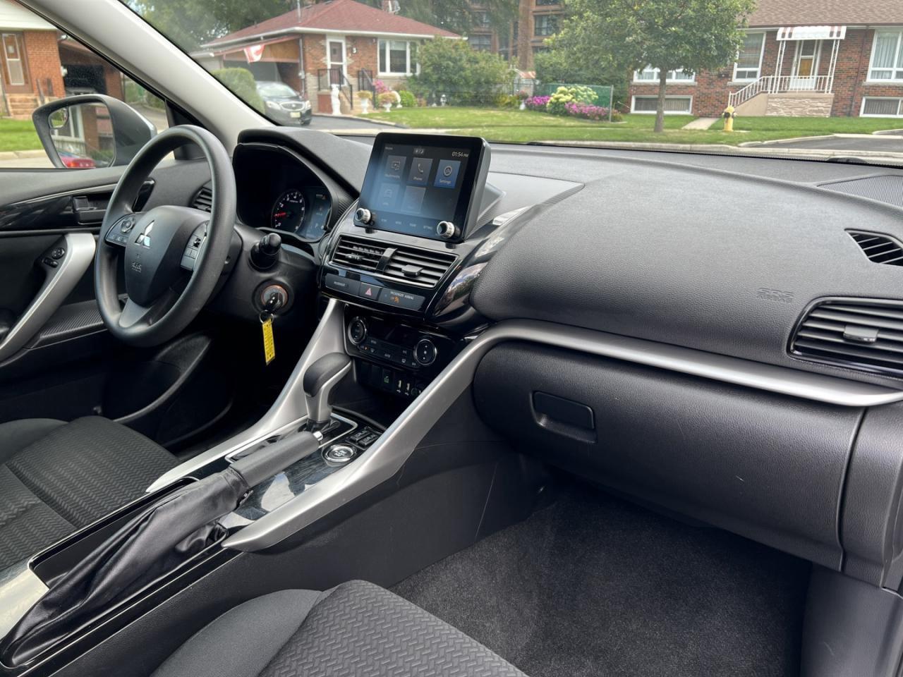 2022 Mitsubishi Eclipse Cross ES S-AWC Photo