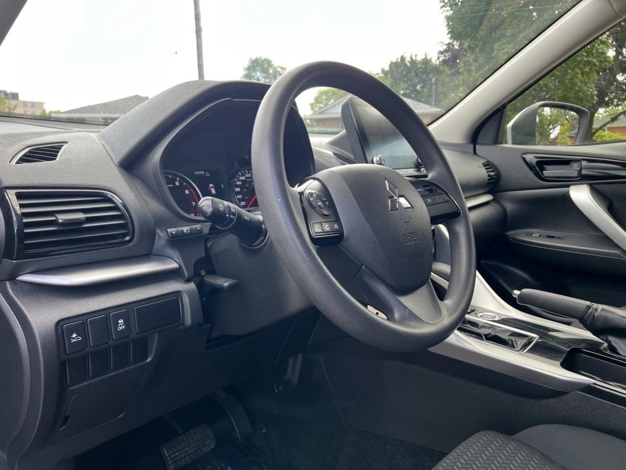 2022 Mitsubishi Eclipse Cross ES S-AWC Photo