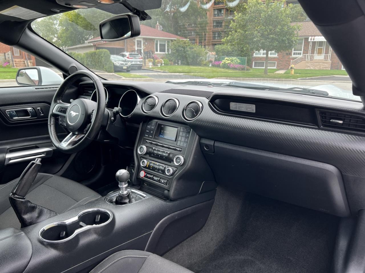 2016 Ford Mustang 2DR FASTBACK V6 Photo