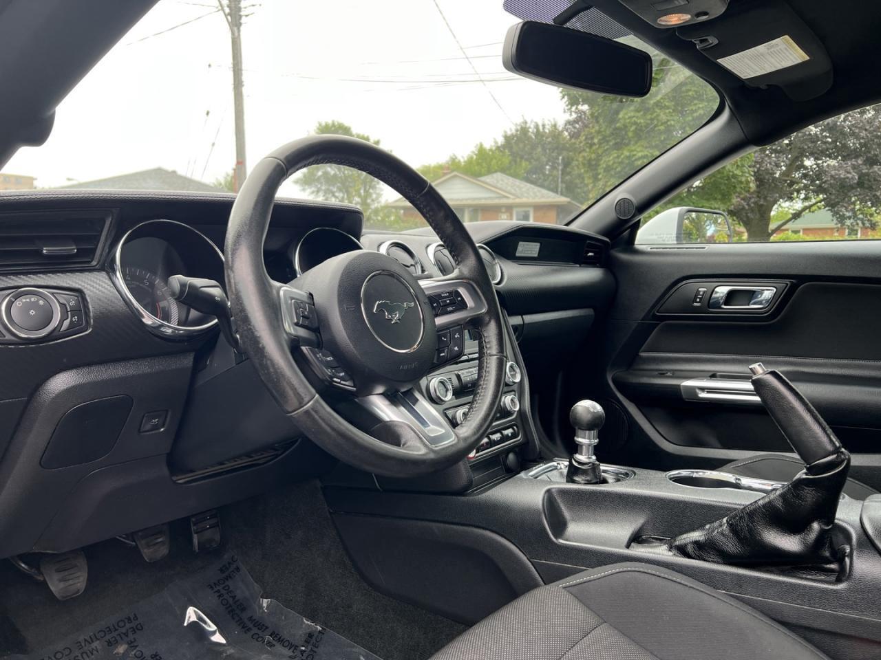 2016 Ford Mustang 2DR FASTBACK V6 Photo