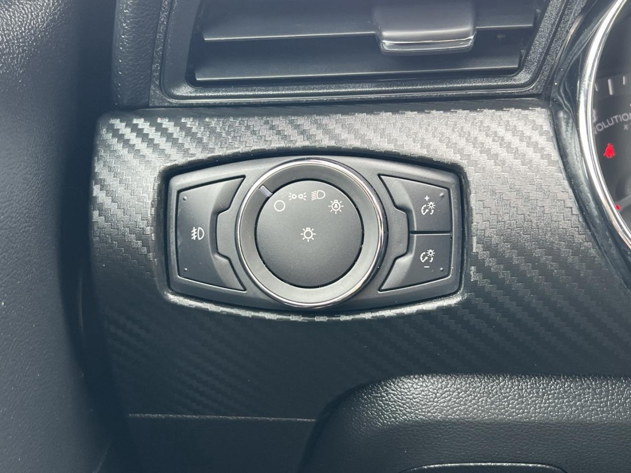 2016 Ford Mustang 2DR FASTBACK V6 Photo