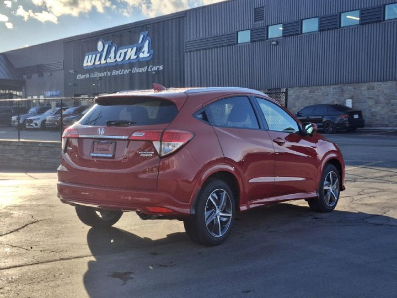 2022 Honda HR-V Touring AWD | Leather | Sunroof | Nav | Adaptive Cruise | Heated Seats | CarPlay + Android and More! Photo4