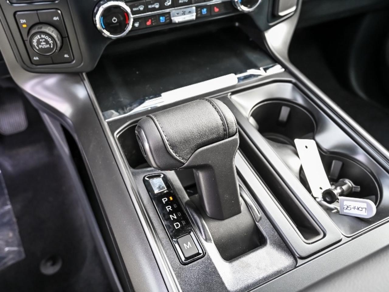 2025 Ford F-150 Lariat Photo