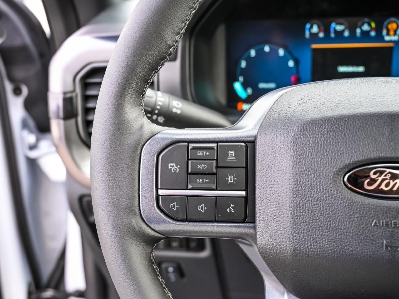 2025 Ford F-150 Lariat Photo