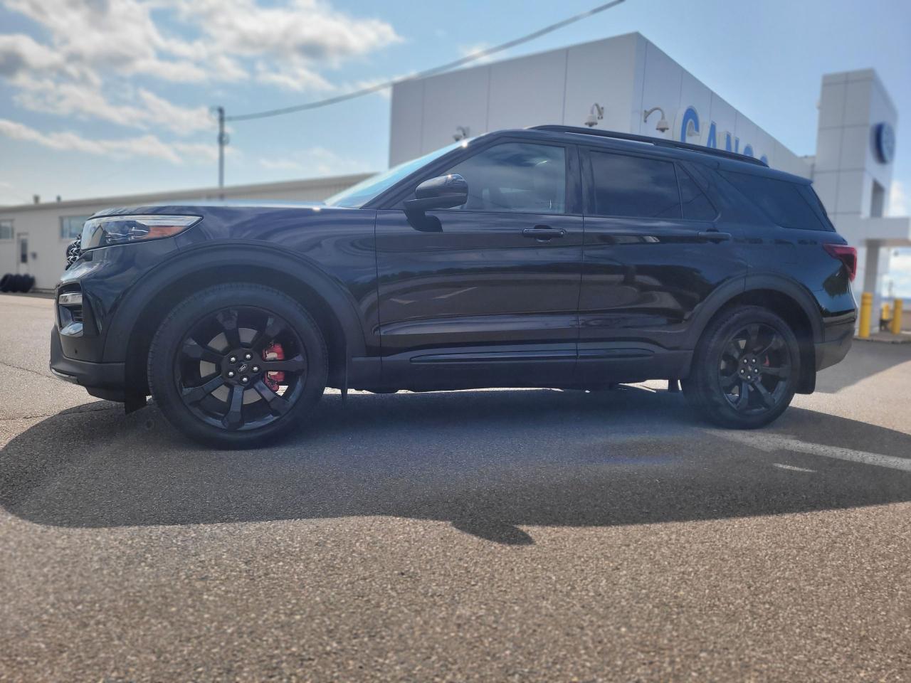 2021 Ford Explorer ST AWD W/PANO SUNROOF Photo2