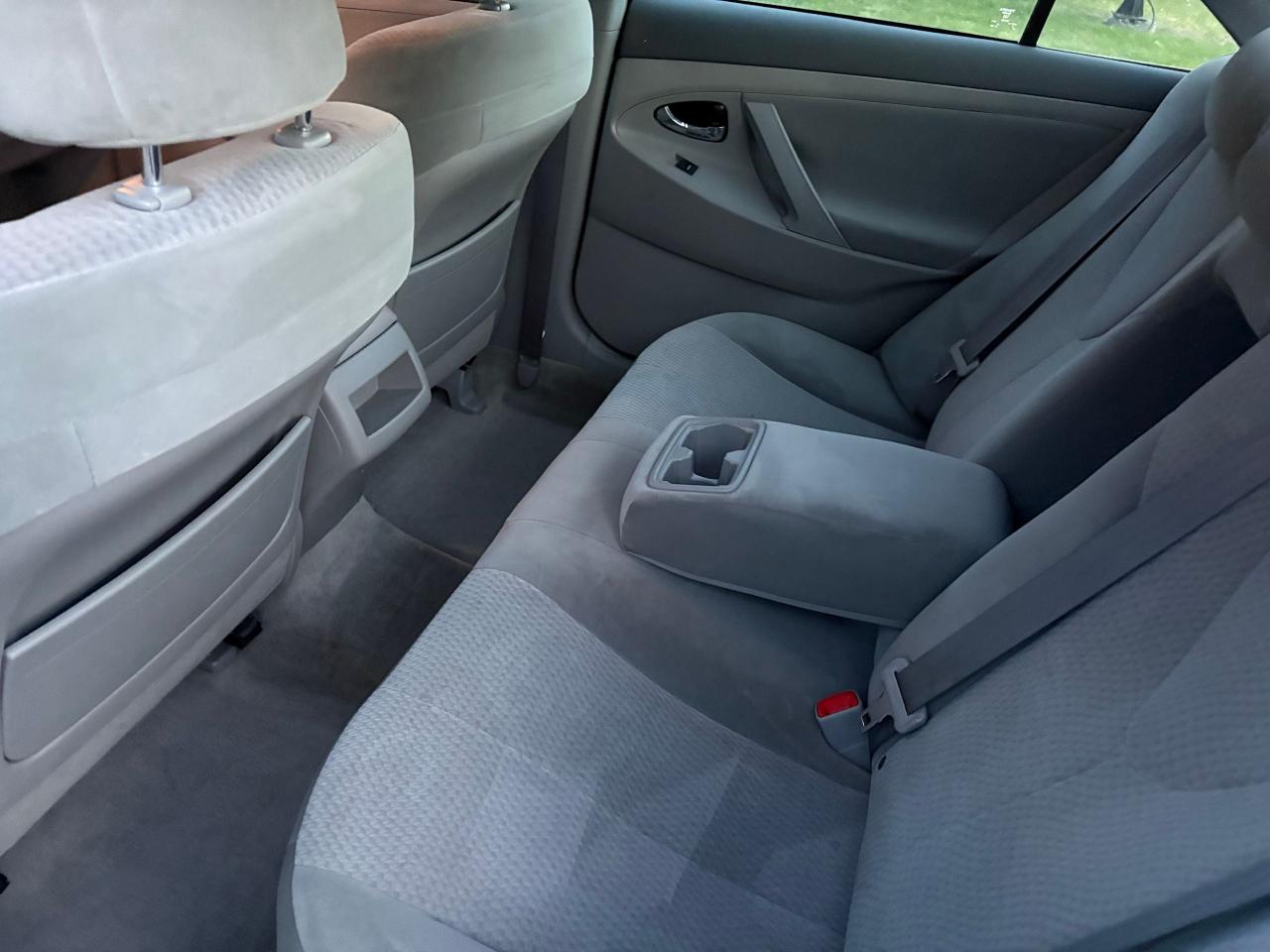 2010 Toyota Camry LE - Photo #12