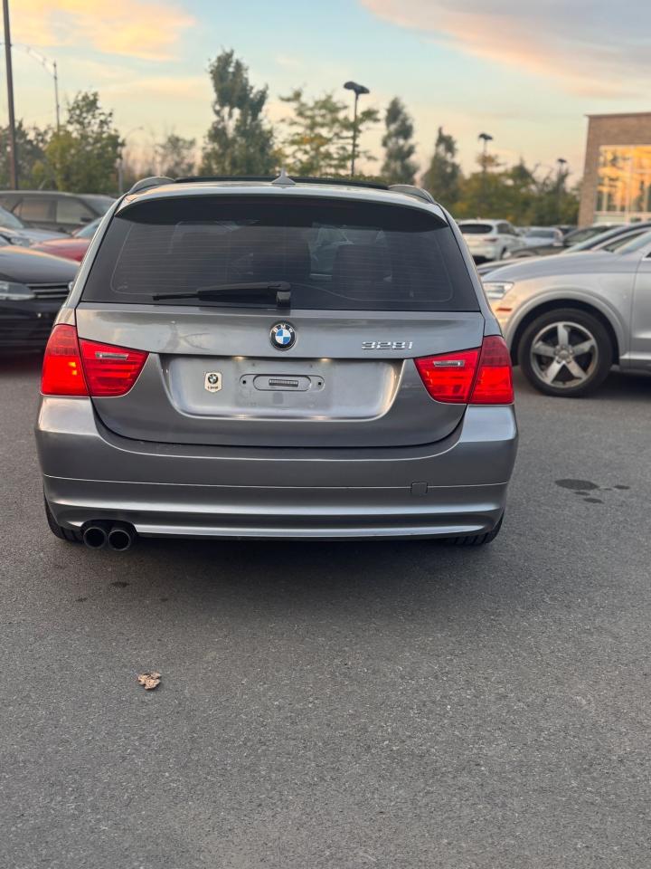 2011 BMW 3 Series 328i xDrive - Photo #9