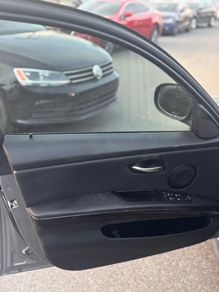 2011 BMW 3 Series 328i xDrive - Photo #11