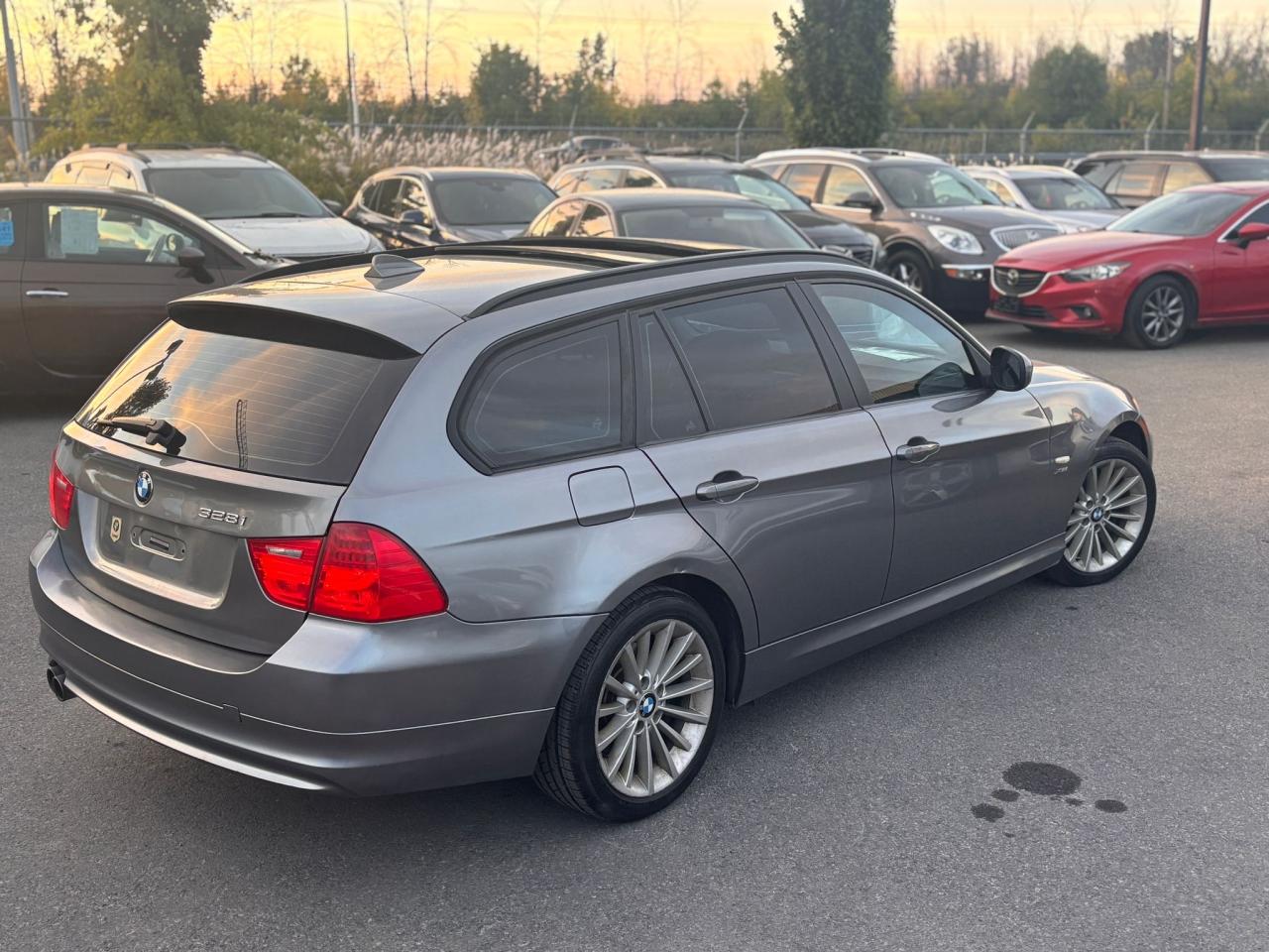 2011 BMW 3 Series 328i xDrive - Photo #2