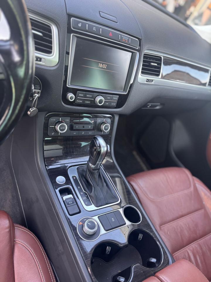 2015 Volkswagen Touareg HIGHLINE - Photo #12
