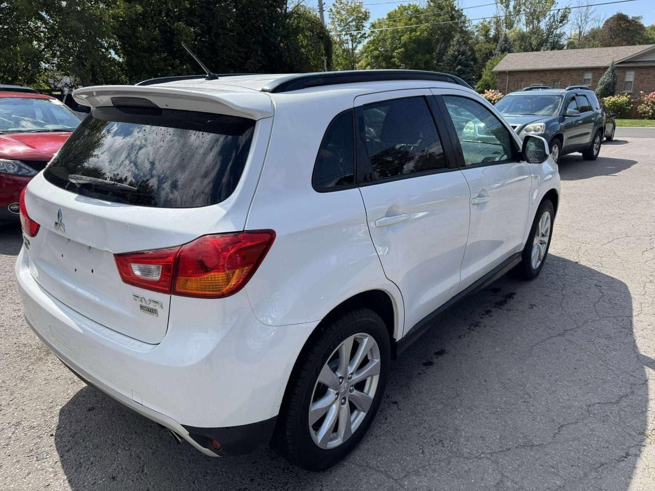 2015 Mitsubishi RVR AWD 4dr CVT GT - Photo #12