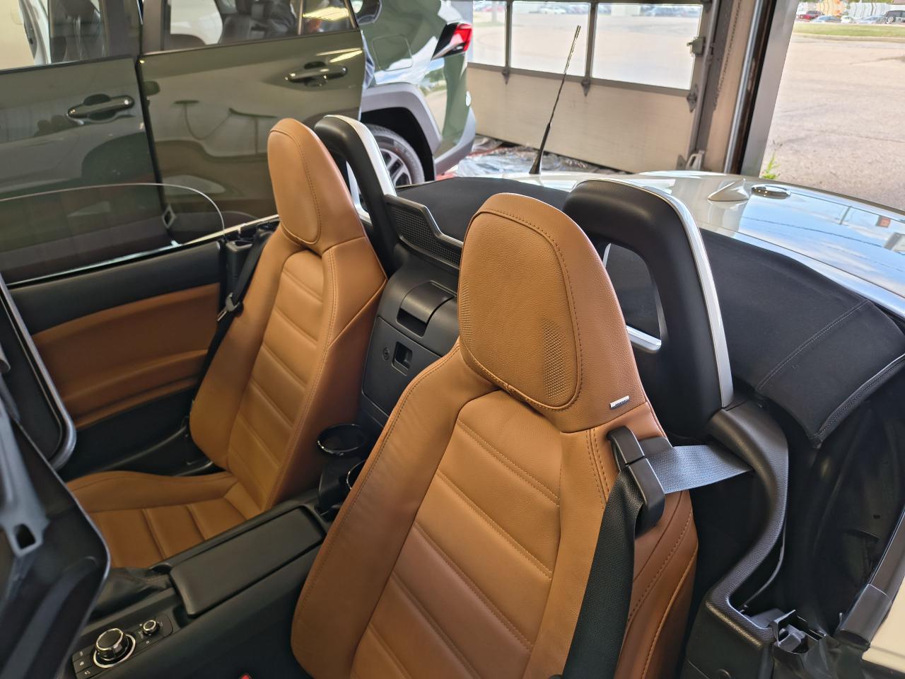 2017 Fiat 124 Spider Lusso Photo