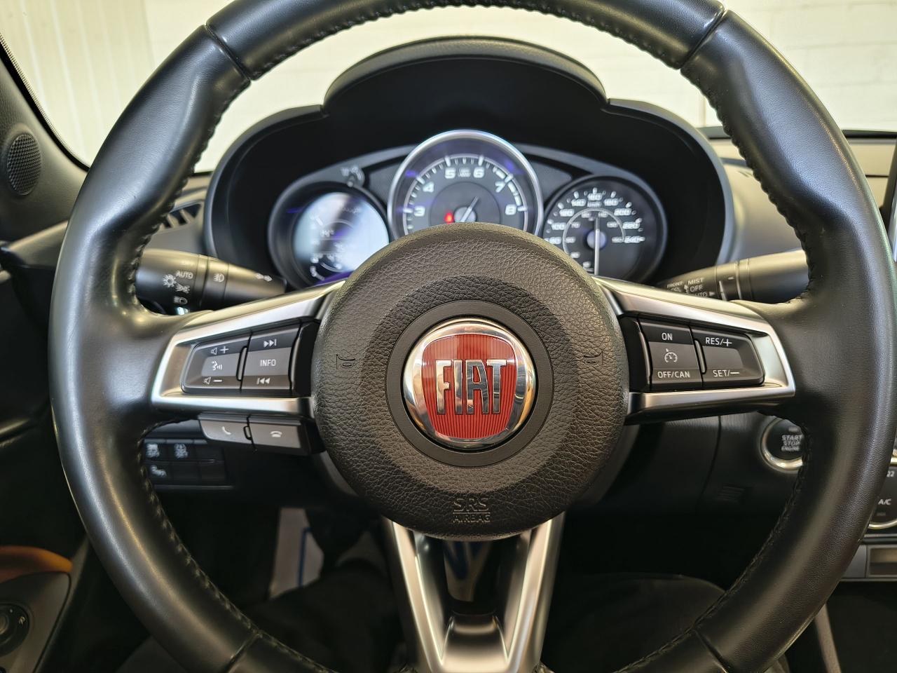 2017 Fiat 124 Spider Lusso Photo0