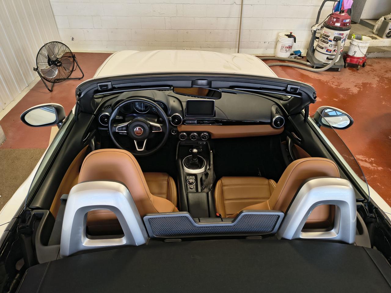 2017 Fiat 124 Spider Lusso Photo