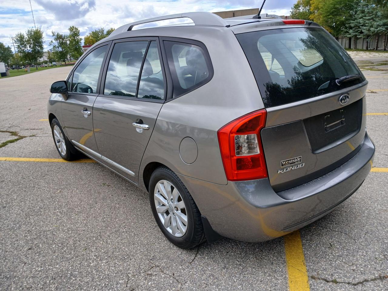 2012 Kia Rondo EX - Photo #7