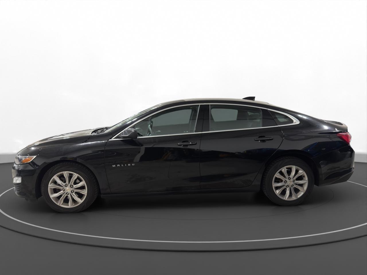 2021 Chevrolet Malibu LT Photo3