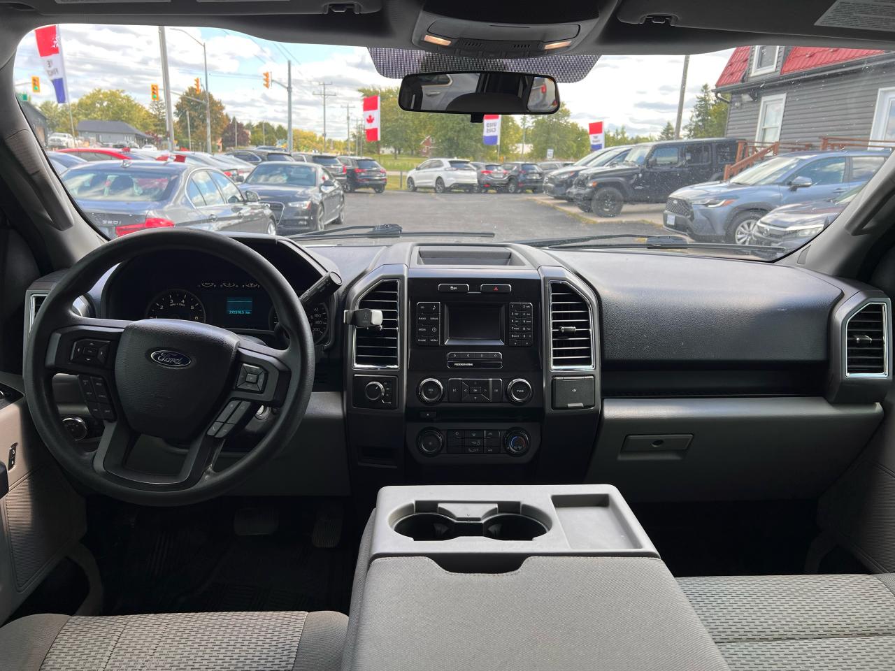 2016 Ford F-150 XLT Photo12