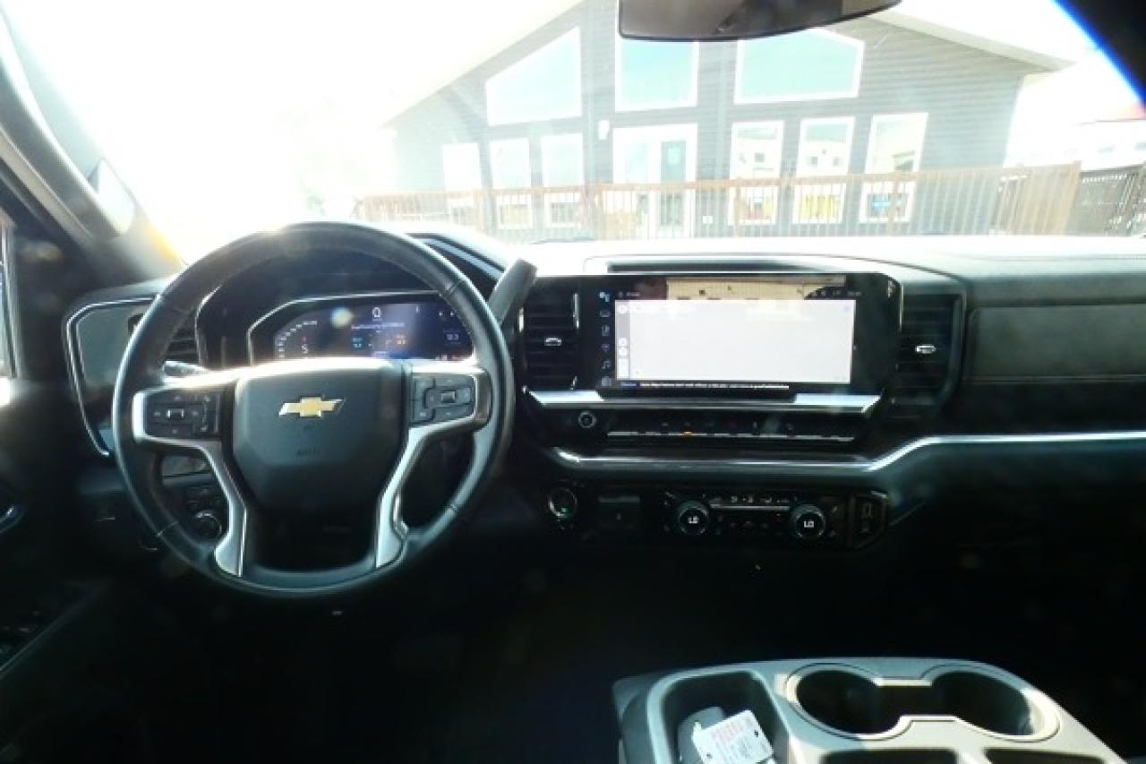 2023 Chevrolet Silverado 1500 LT Z71 w/Htd cloth, NAV ready, BUC - Photo #11