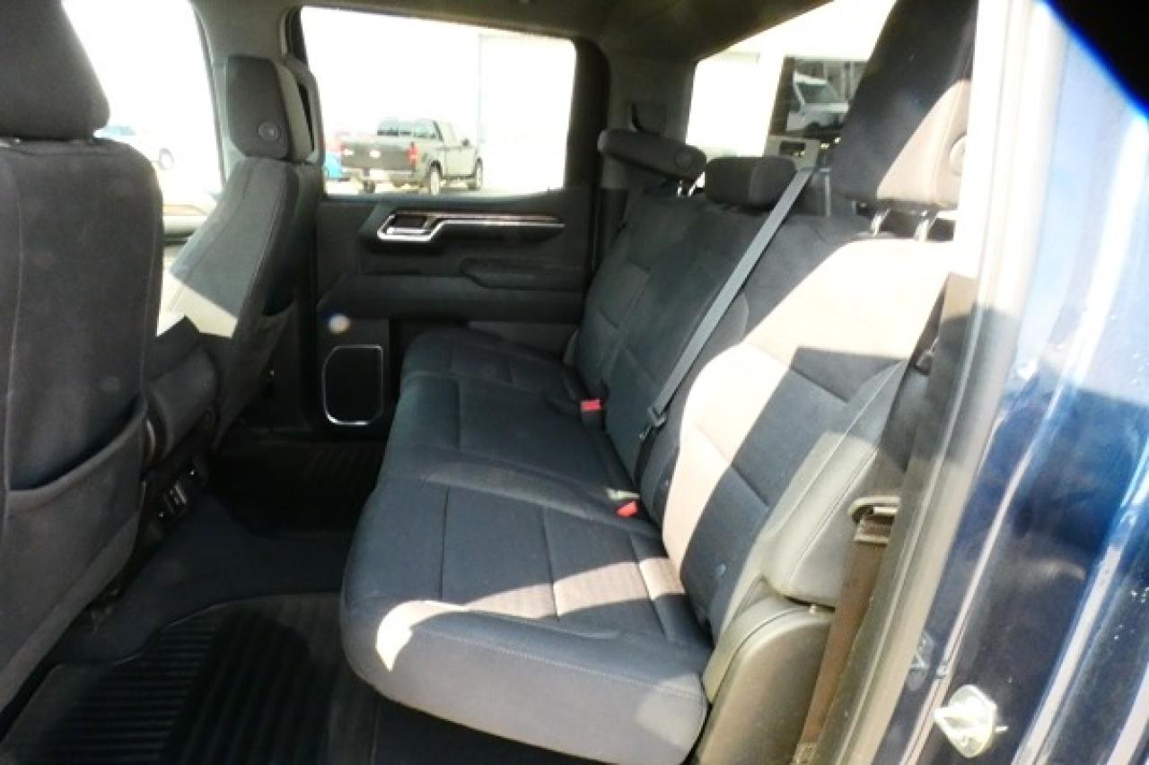 2023 Chevrolet Silverado 1500 LT Z71 w/Htd cloth, NAV ready, BUC - Photo #9