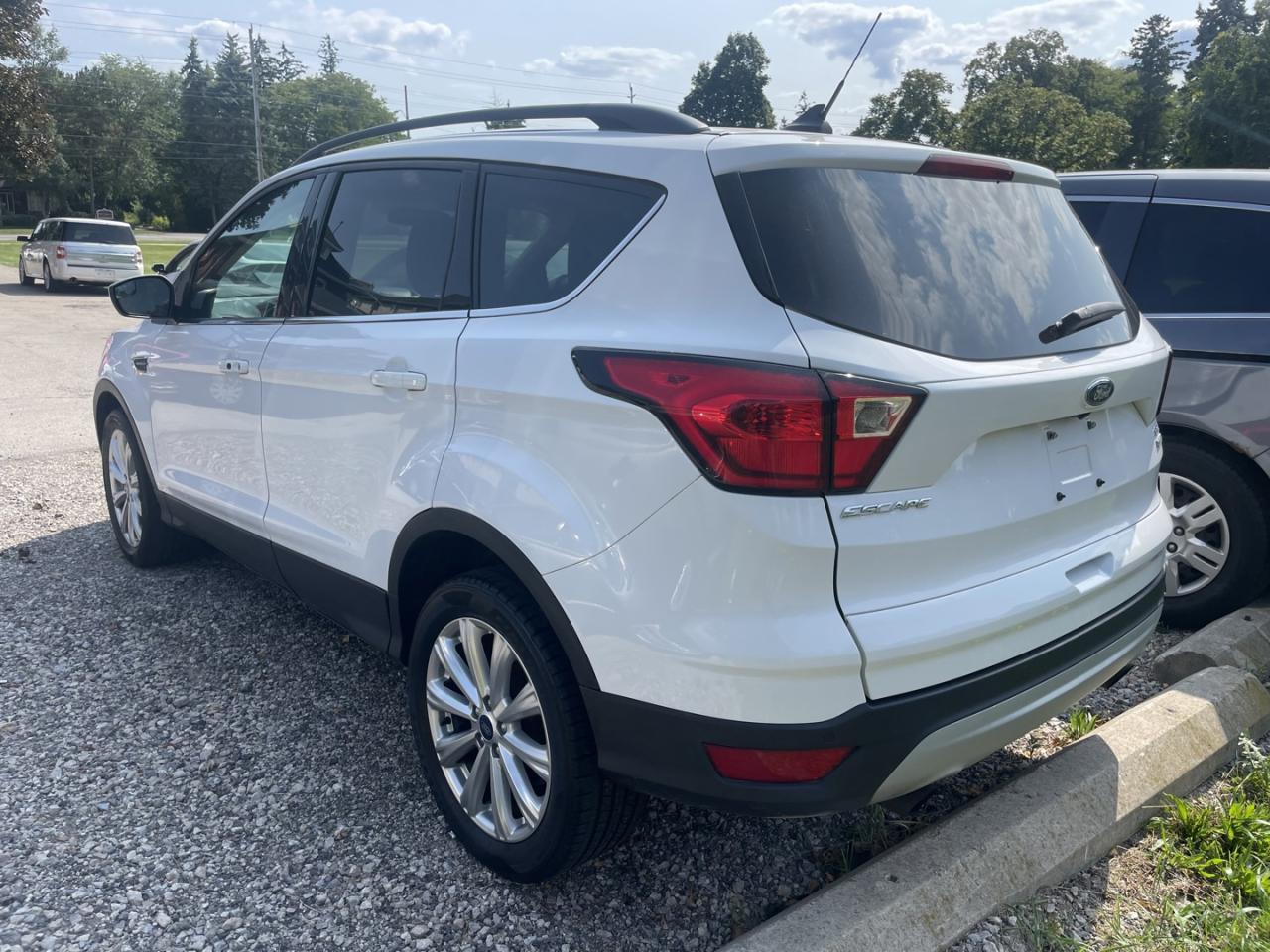2019 Ford Escape SEL 4WD *leather/sunroof/remote start - Photo #4