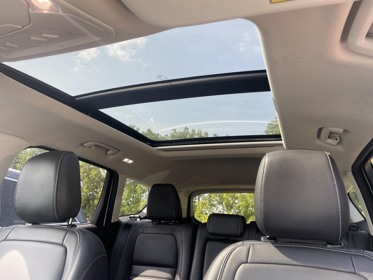 2019 Ford Escape SEL 4WD *leather/sunroof/remote start - Photo #9