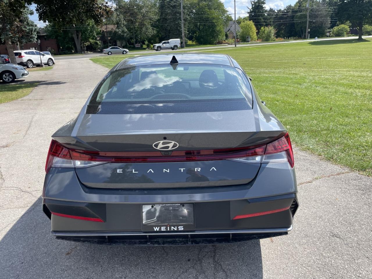 2024 Hyundai Elantra Luxury *Leather/sunroof/navigation Photo4