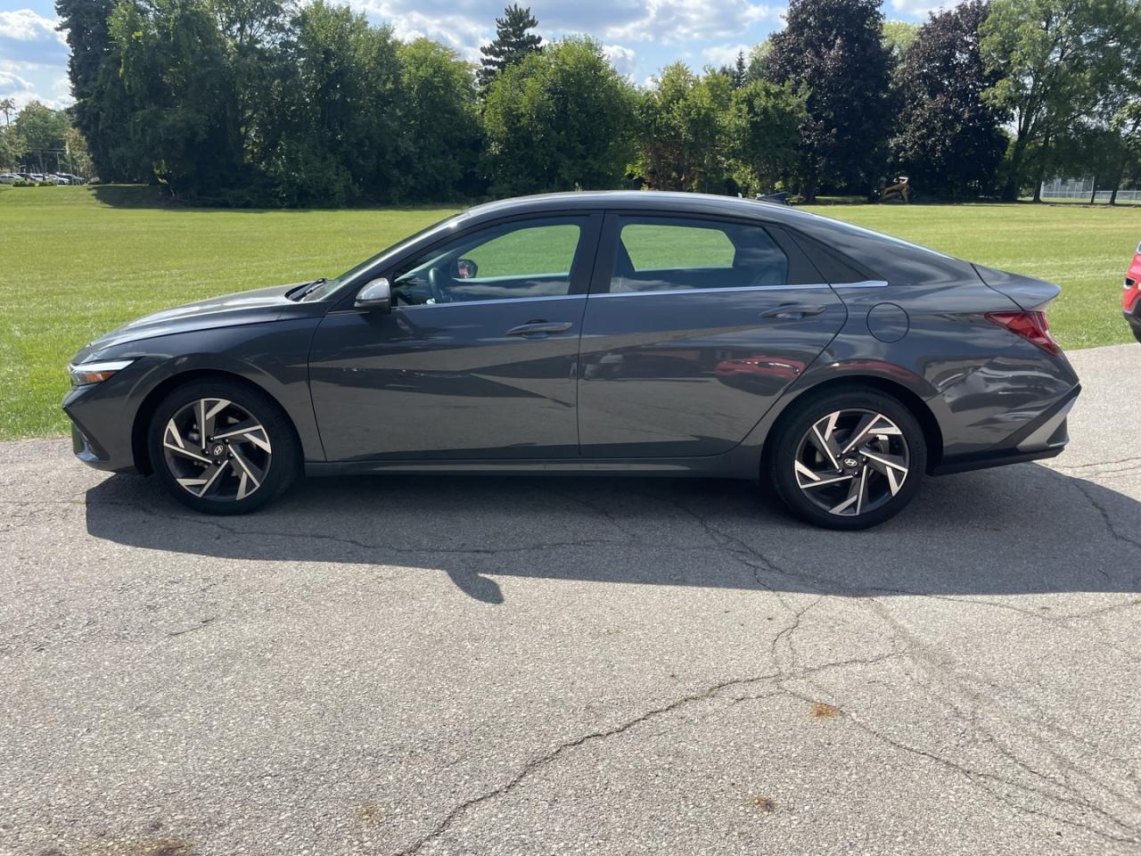 2024 Hyundai Elantra Luxury *Leather/sunroof/navigation - Photo #3