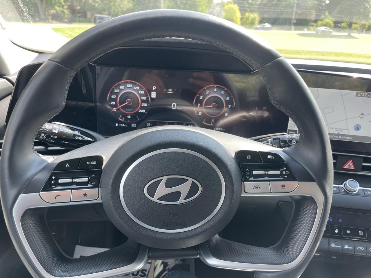 2024 Hyundai Elantra Luxury *Leather/sunroof/navigation - Photo #12
