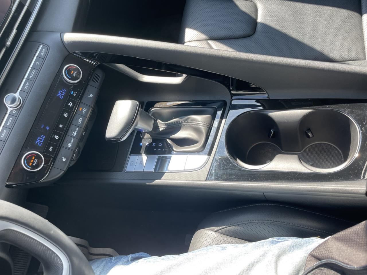 2024 Hyundai Elantra Luxury *Leather/sunroof/navigation - Photo #16