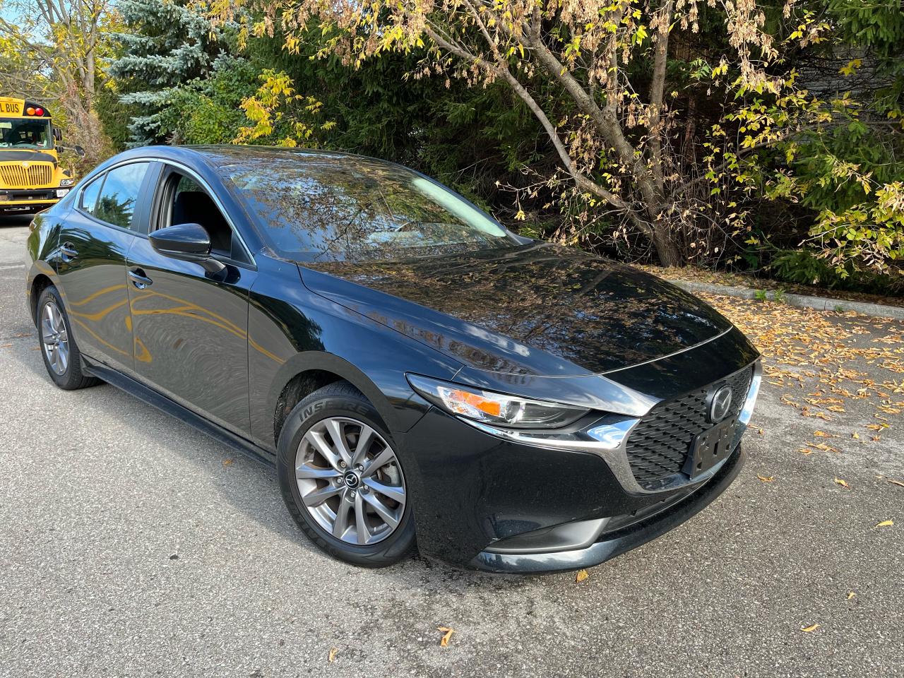 2021 Mazda MAZDA3 GS-1 LOCAL OWNER! ONLY 60,709 KMS!! - Photo #2