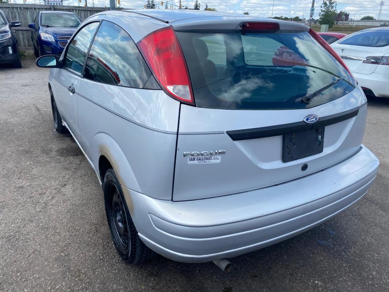 2007 Ford Focus S, HATCH, MANUAL, ONLY 84,000KMS, AS IS SPECIAL - Photo #3