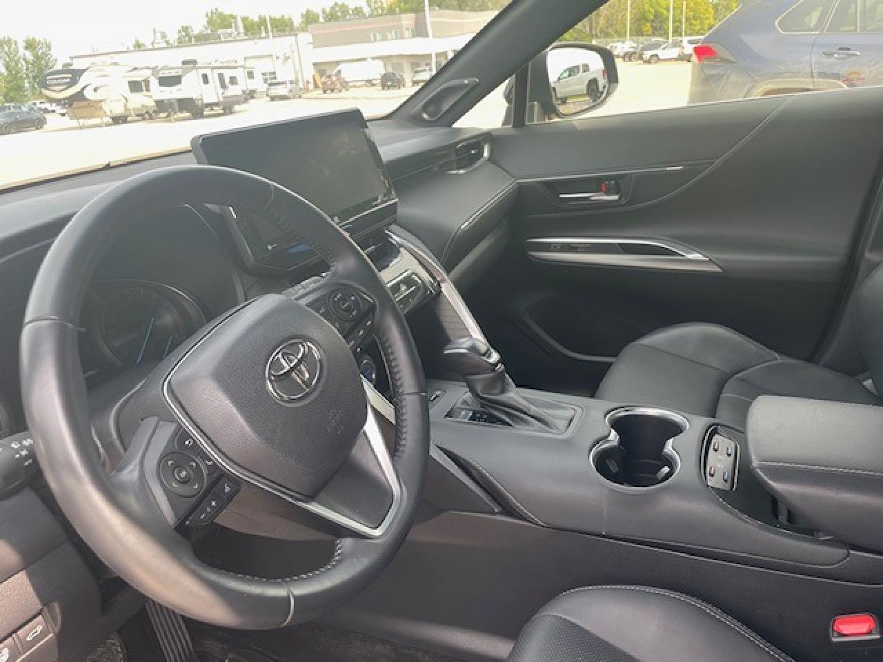 2021 Toyota Venza XLE Photo