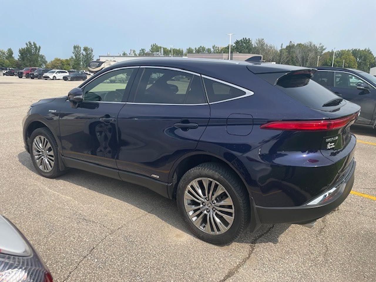 2021 Toyota Venza XLE Photo