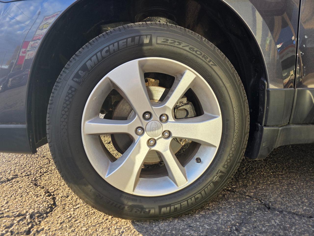 2013 Subaru Outback 2.5i Touring Package Sunroof | Heated Seats | Power Seats | Bluetooth Photo