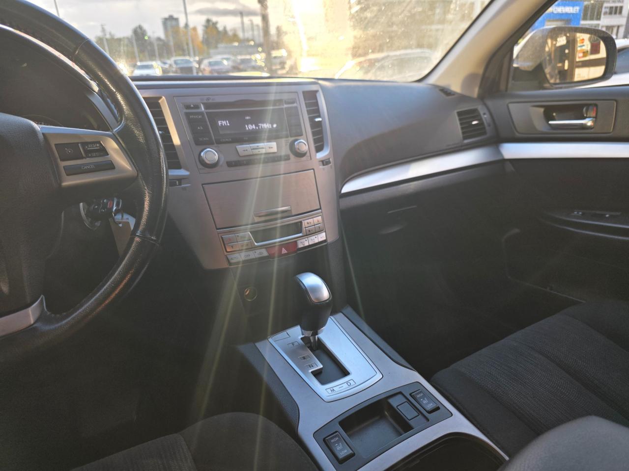 2013 Subaru Outback 2.5i Touring Package Sunroof | Heated Seats | Power Seats | Bluetooth Photo